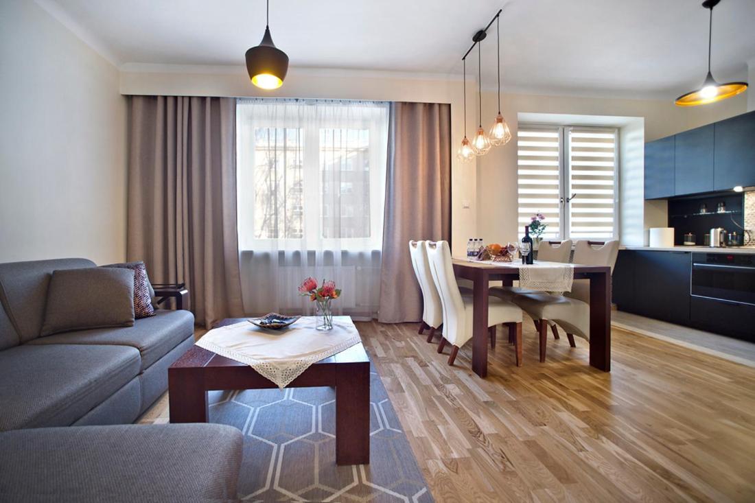 Niepodleglosci Serviced Apartments Varşovia Exterior foto